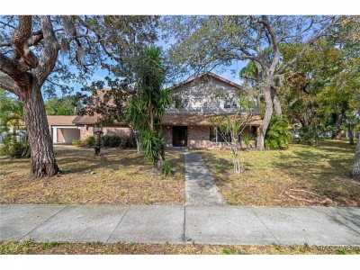 Home For Sale in Tarpon Springs, Florida