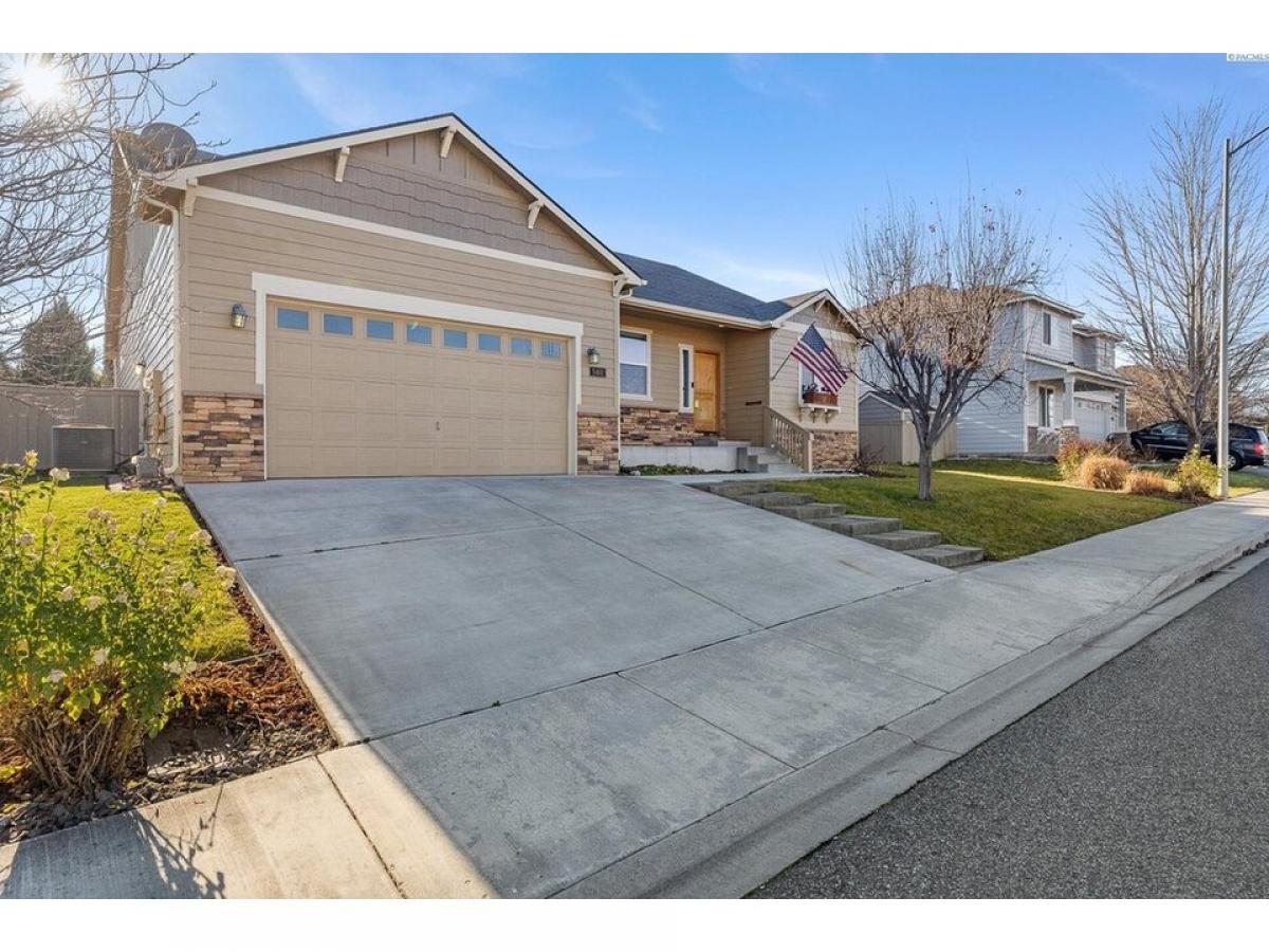 Picture of Home For Sale in Kennewick, Washington, United States