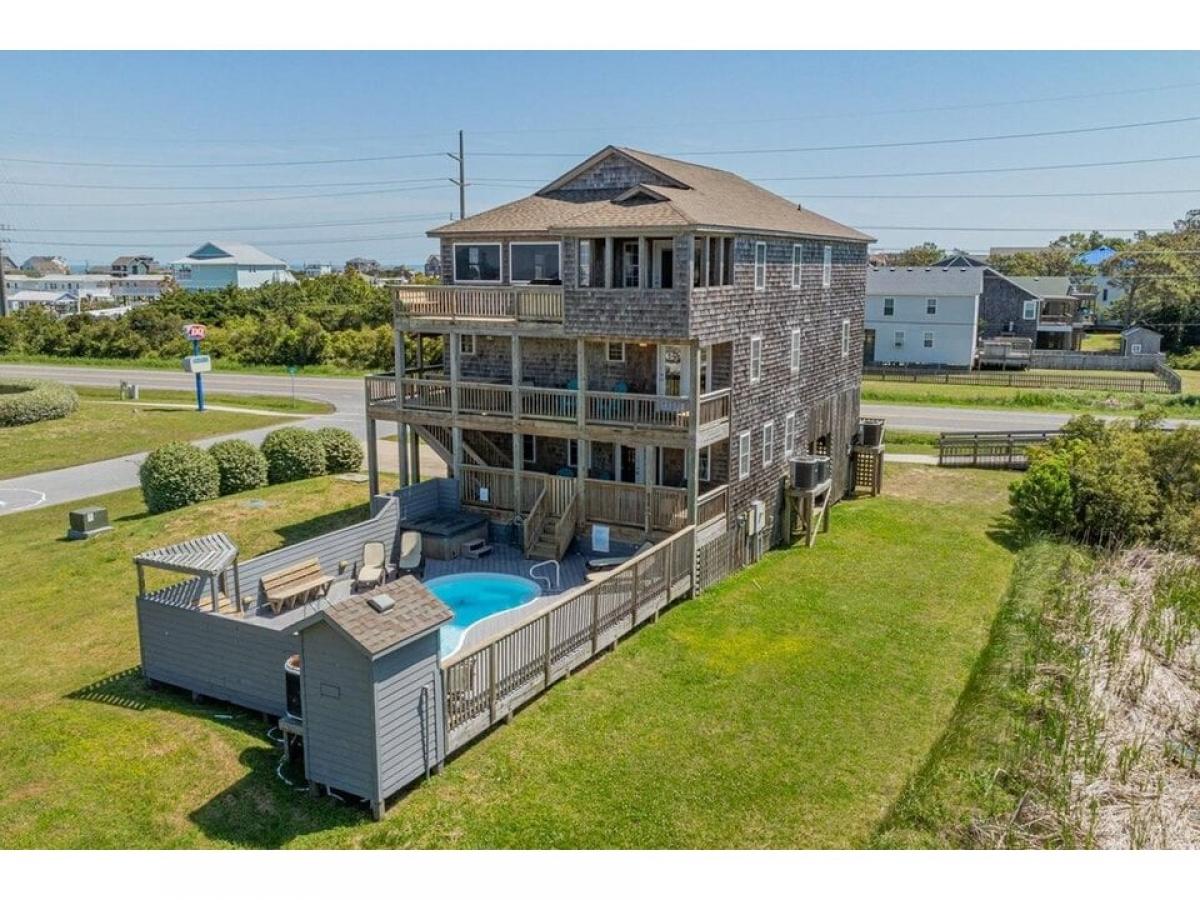 Picture of Home For Sale in Waves, North Carolina, United States