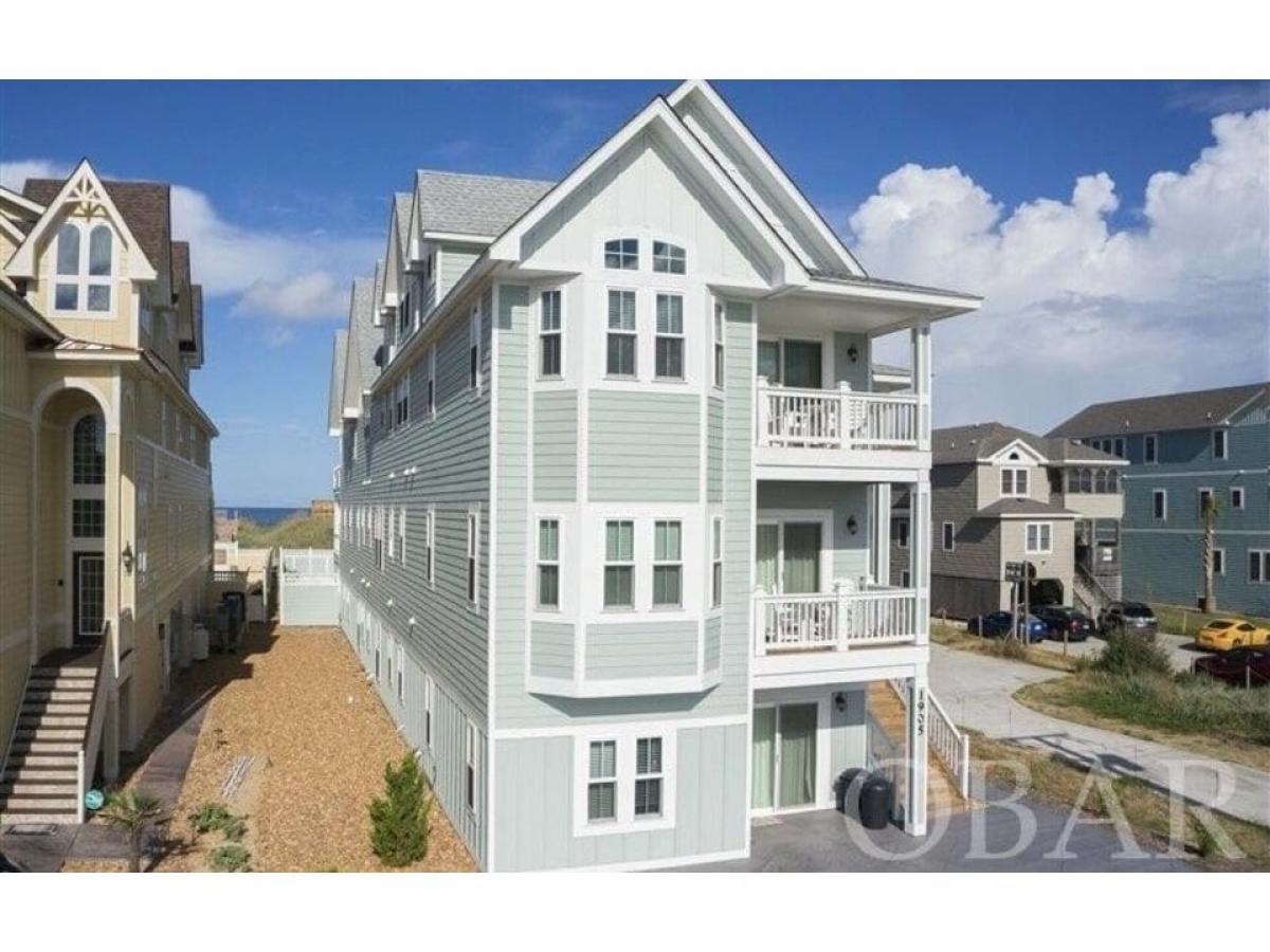 Picture of Home For Sale in Kill Devil Hills, North Carolina, United States