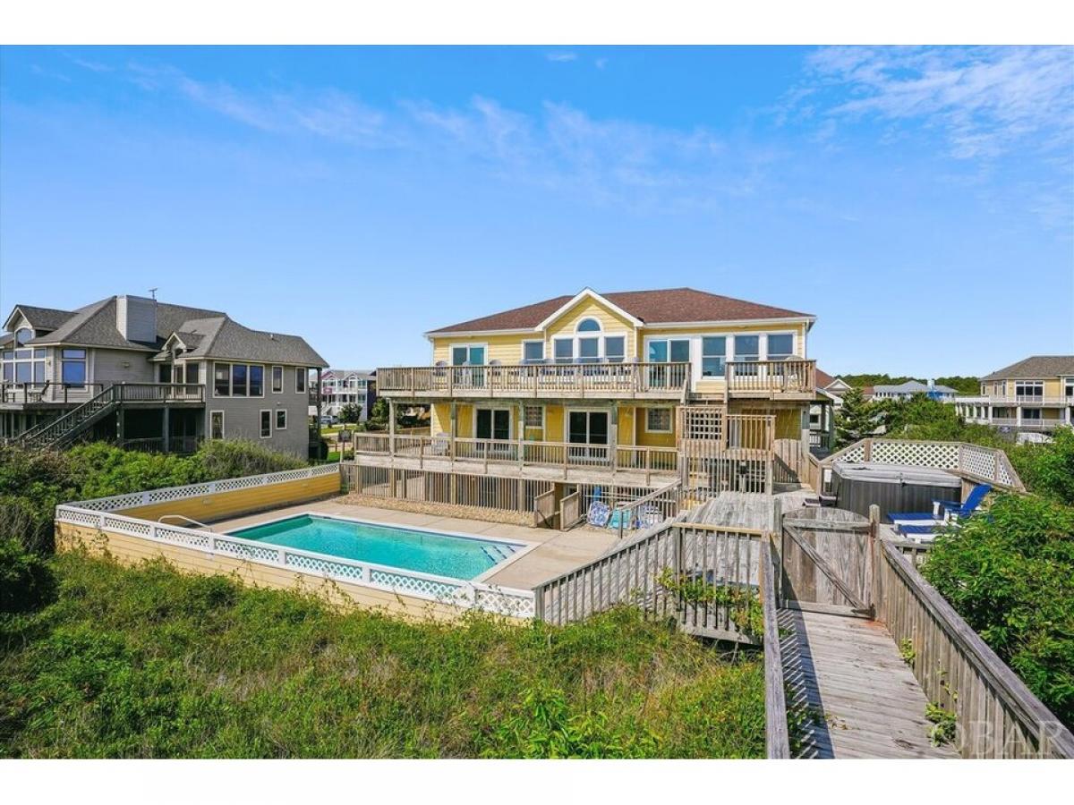 Picture of Home For Sale in Corolla, North Carolina, United States