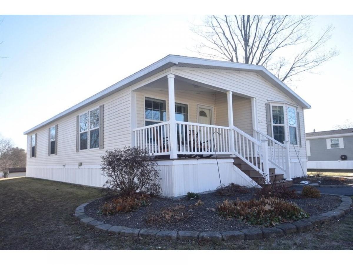 Picture of Home For Sale in Rochester, New Hampshire, United States