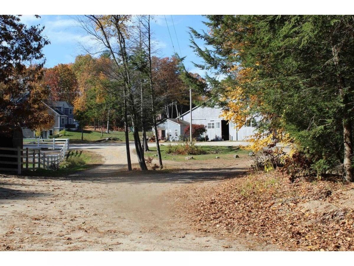 Picture of Home For Sale in Danville, New Hampshire, United States