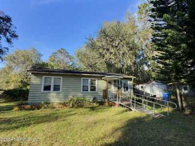 Home For Sale in San Mateo, Florida