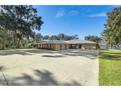 Home For Sale in Satsuma, Florida