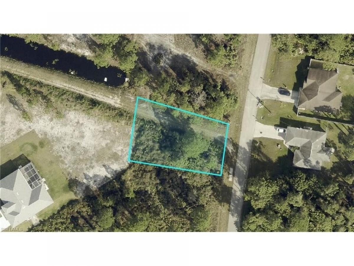 Picture of Residential Land For Sale in Lehigh Acres, Florida, United States