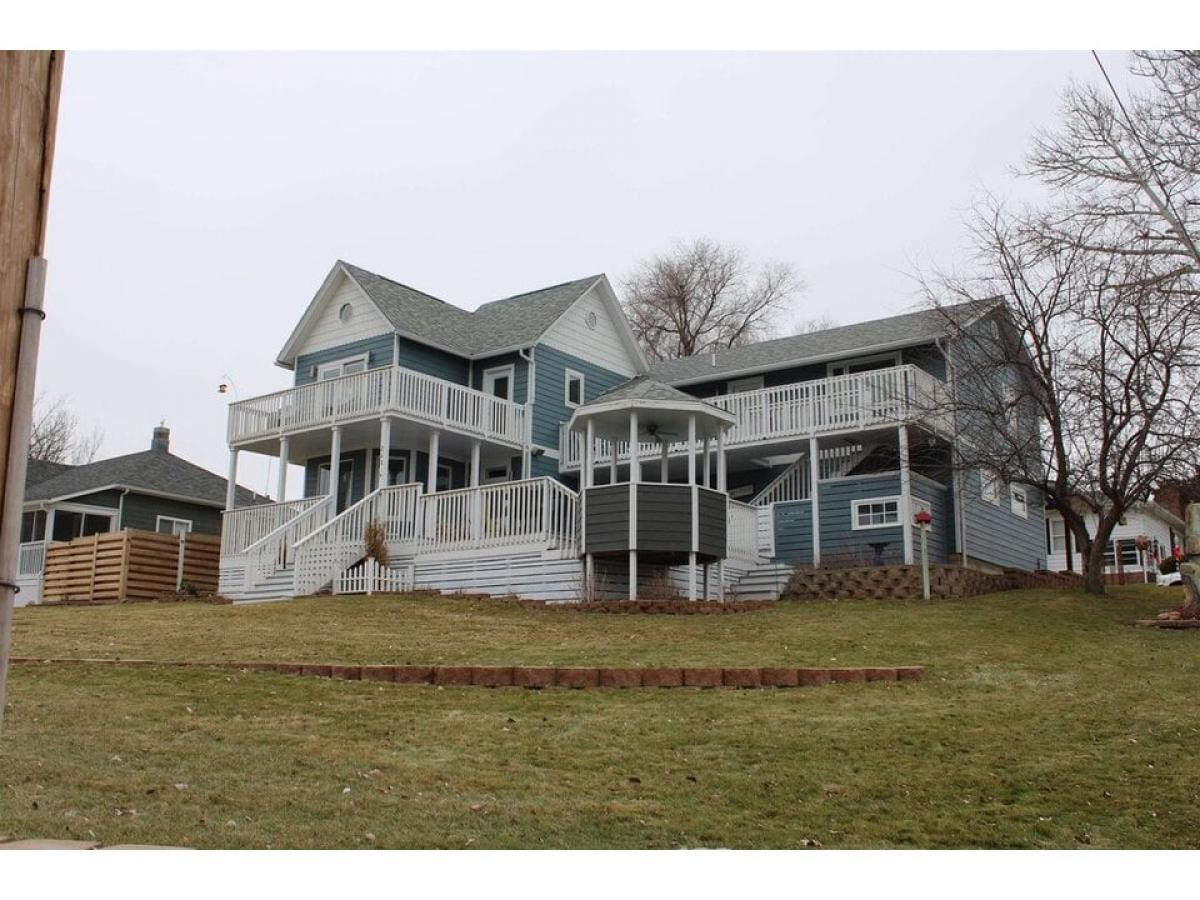 Picture of Home For Sale in Hot Springs, South Dakota, United States