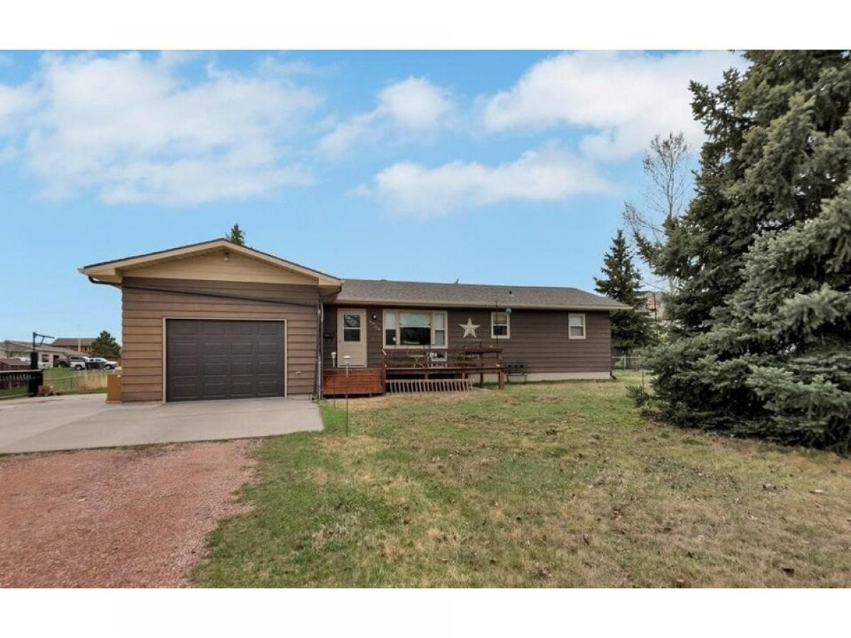 Picture of Home For Sale in Custer, South Dakota, United States