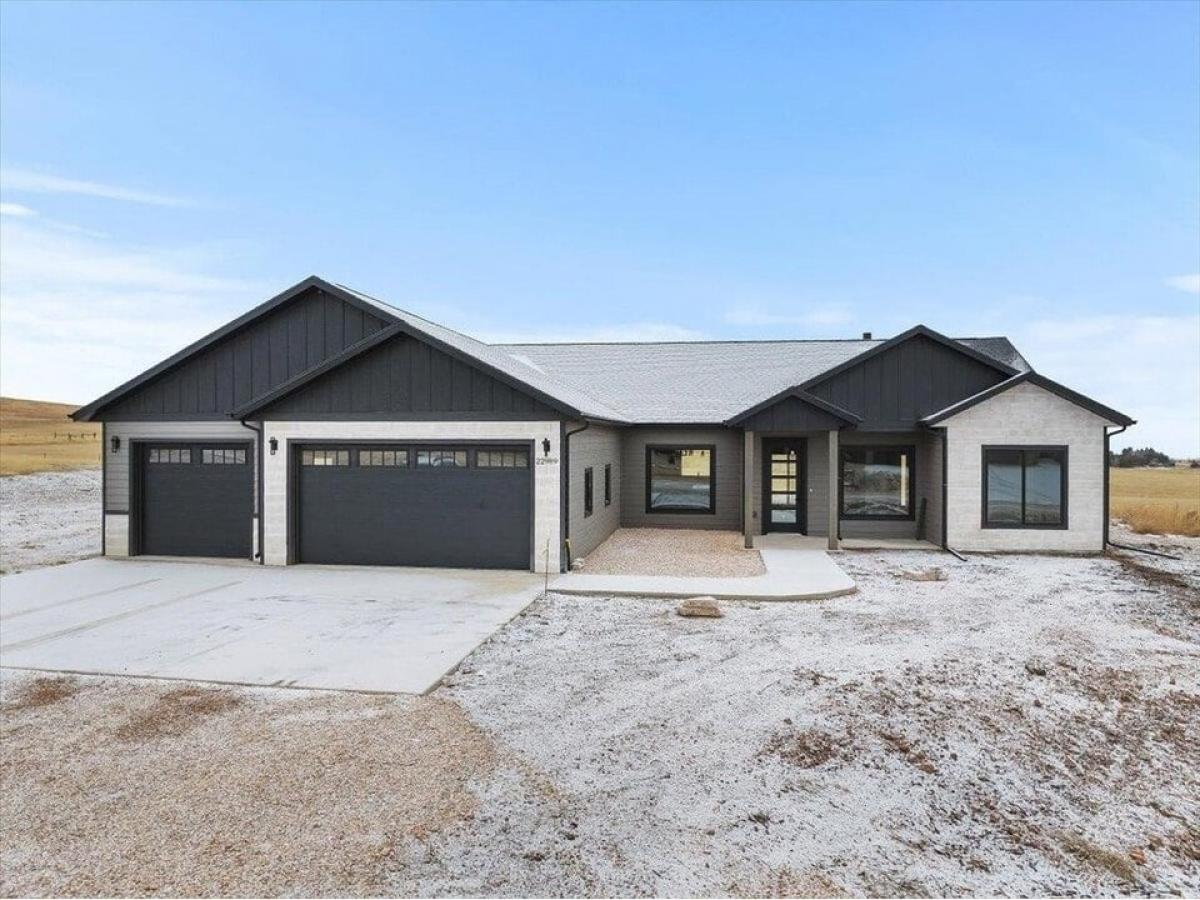 Picture of Home For Sale in Spearfish, South Dakota, United States