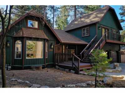 Home For Sale in Running Springs, California