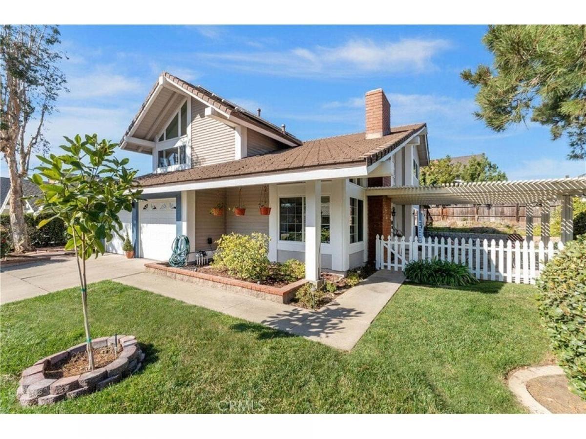 Picture of Home For Sale in Lake Forest, California, United States