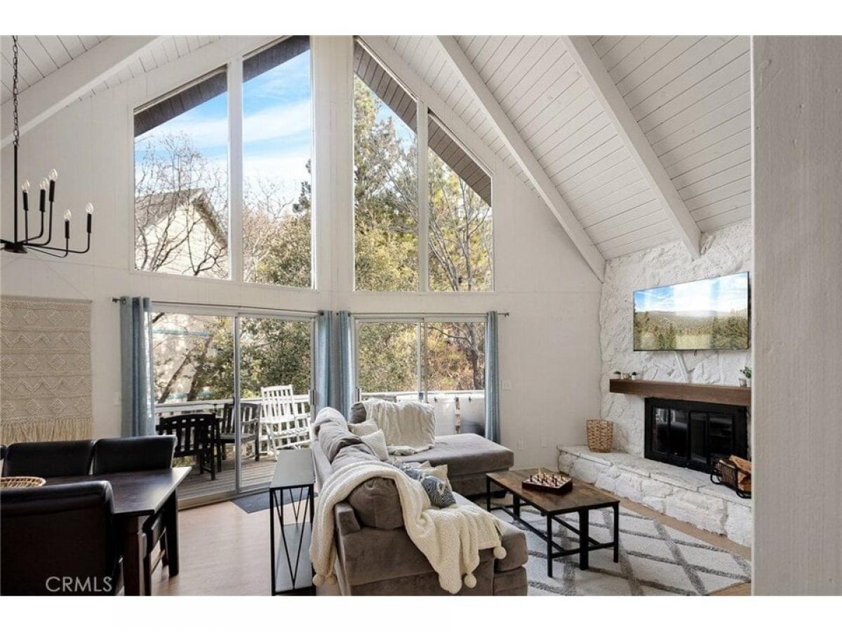 Picture of Home For Sale in Lake Arrowhead, California, United States