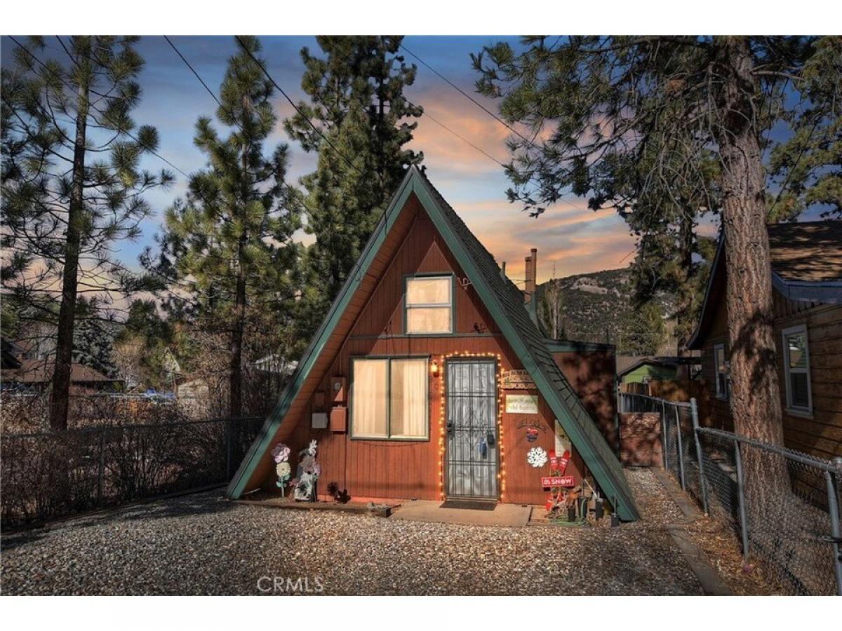 Picture of Home For Sale in Big Bear City, California, United States