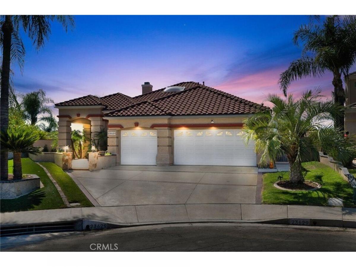 Picture of Home For Sale in Murrieta, California, United States