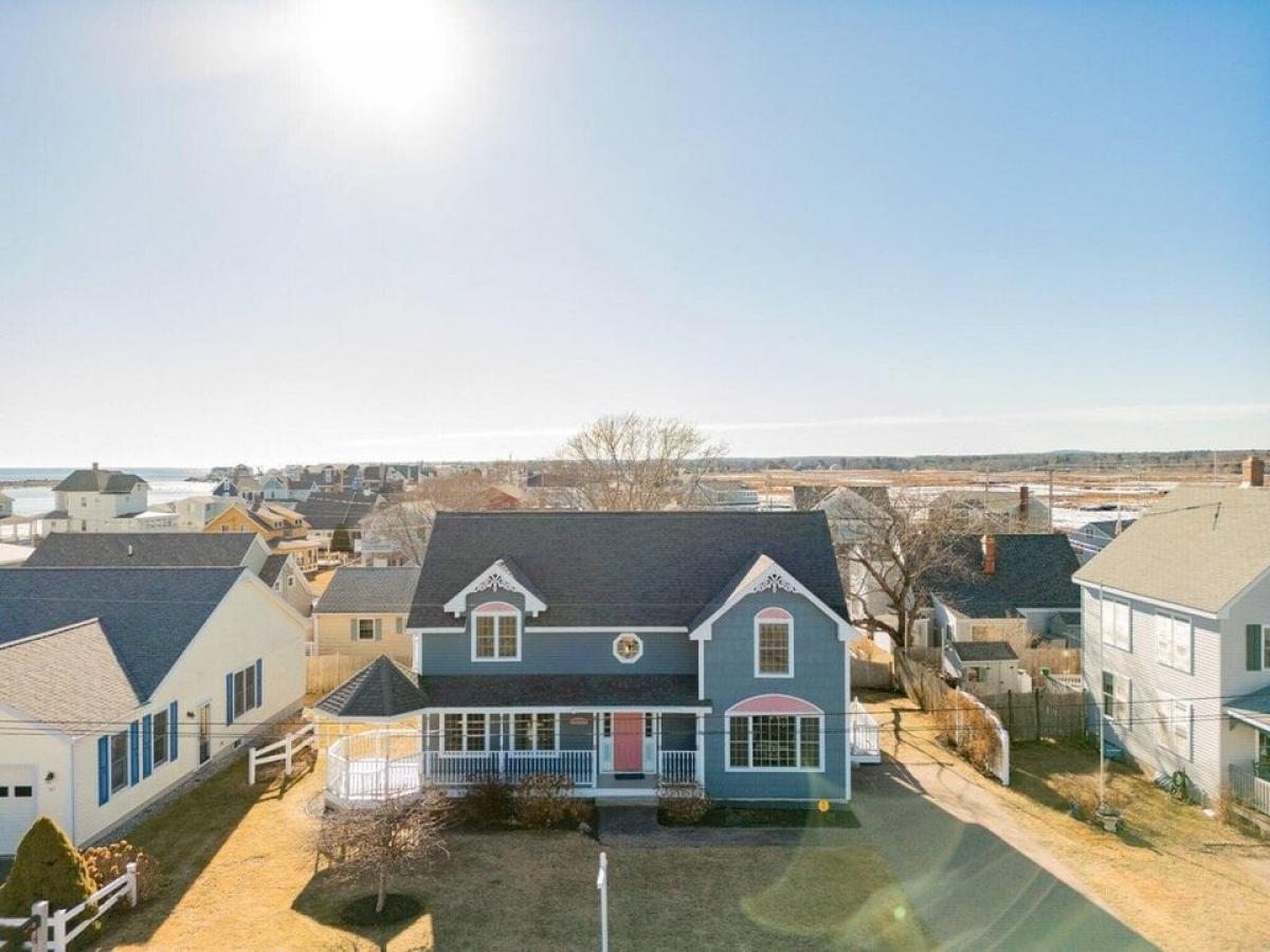 Picture of Home For Sale in Wells, Maine, United States