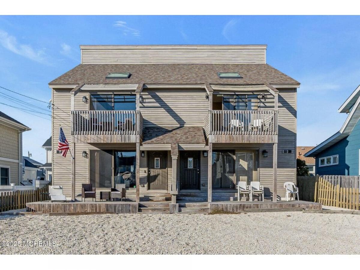 Picture of Home For Sale in Lavallette, New Jersey, United States