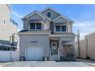 Home For Sale in Toms River, New Jersey