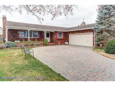 Home For Sale in Toms River, New Jersey