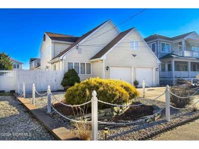 Home For Sale in Lavallette, New Jersey