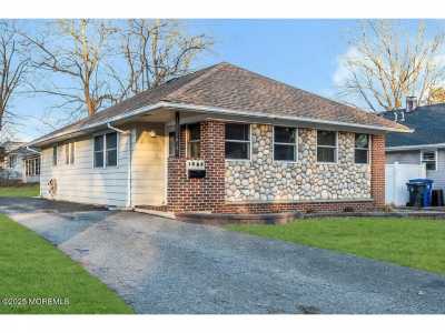 Home For Sale in Toms River, New Jersey