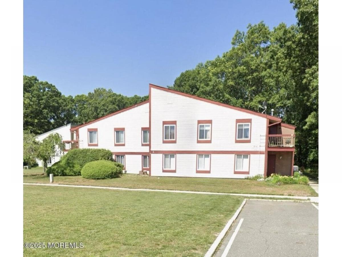 Picture of Home For Sale in Brick, New Jersey, United States