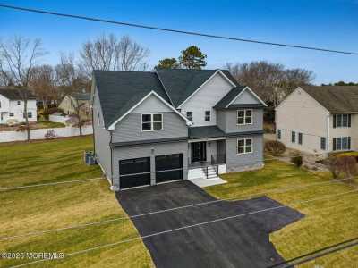 Home For Sale in Manahawkin, New Jersey