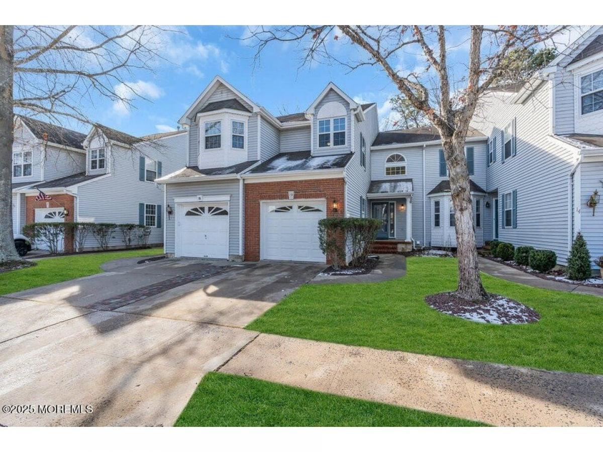 Picture of Home For Sale in Old Bridge, New Jersey, United States