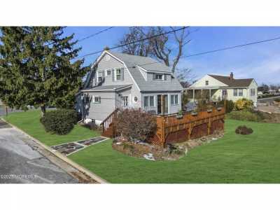 Home For Sale in Leonardo, New Jersey