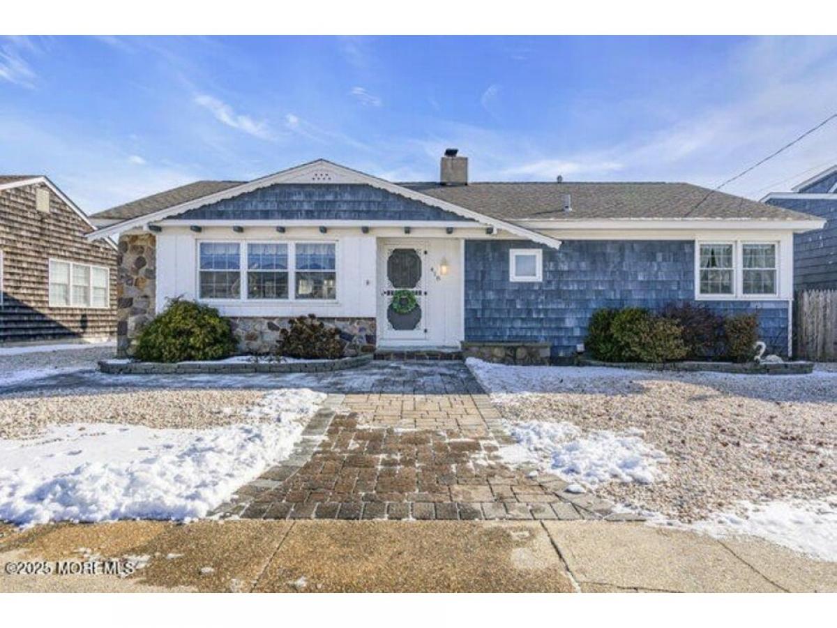 Picture of Home For Sale in Lavallette, New Jersey, United States