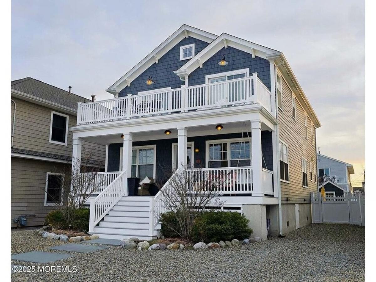 Picture of Home For Sale in Lavallette, New Jersey, United States