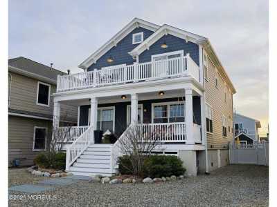 Home For Sale in Lavallette, New Jersey