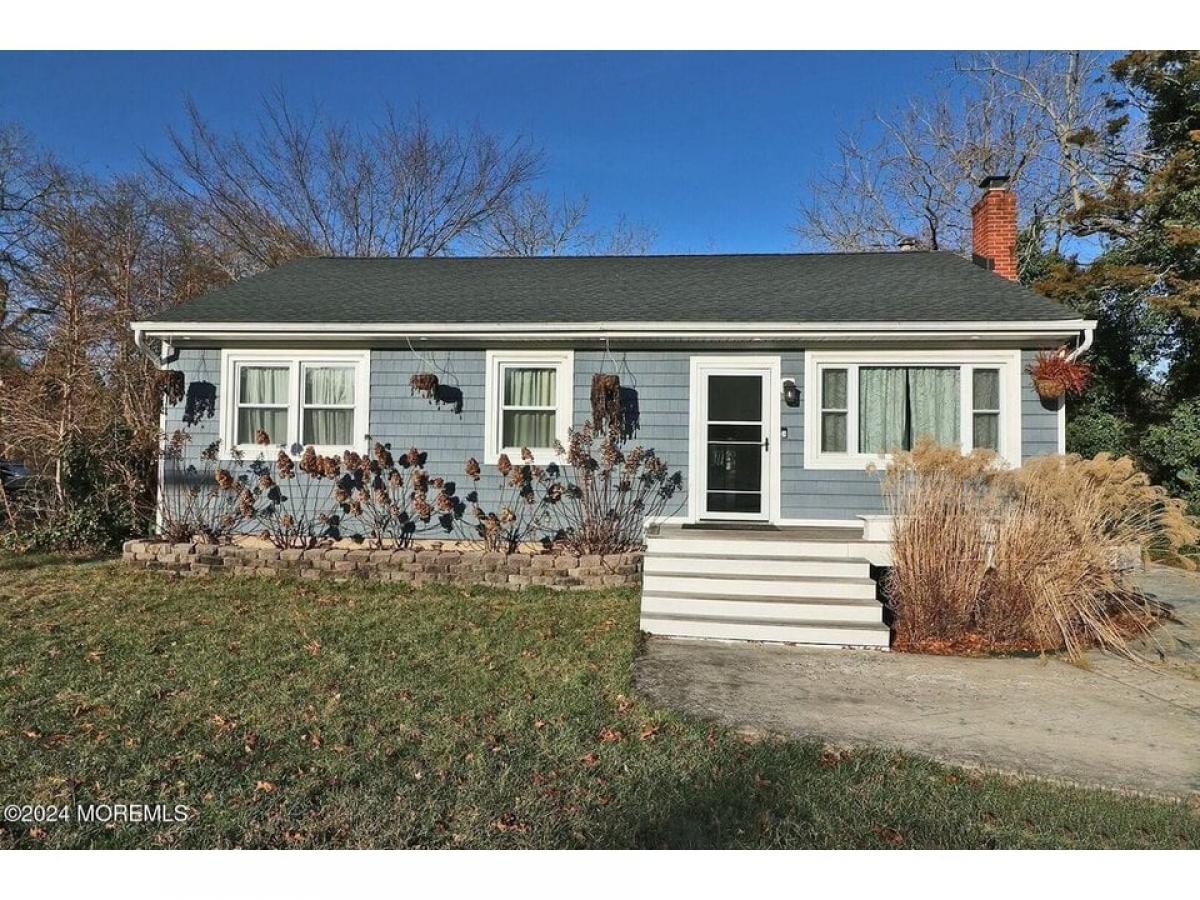 Picture of Home For Sale in Barnegat, New Jersey, United States