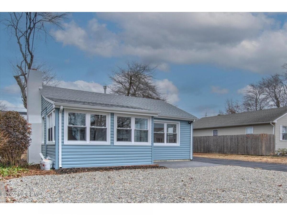 Picture of Home For Sale in Point Pleasant, New Jersey, United States