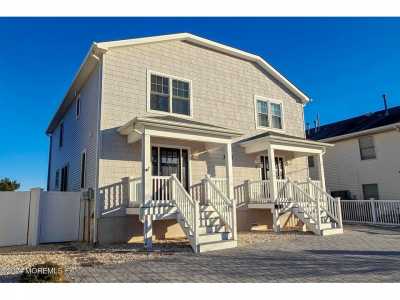 Home For Sale in Lavallette, New Jersey