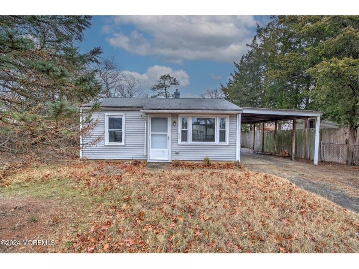 Picture of Home For Sale in Lakehurst, New Jersey, United States