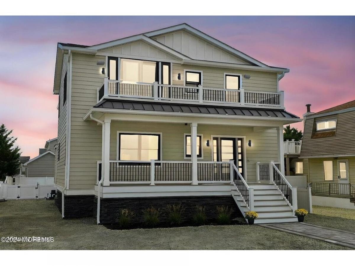 Picture of Home For Sale in Lavallette, New Jersey, United States