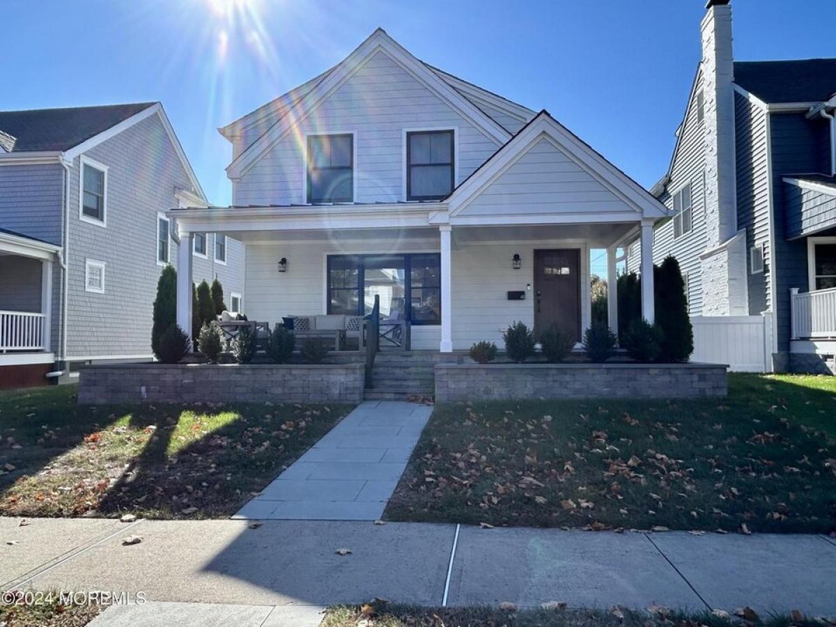 Picture of Home For Sale in Avon-By-The-Sea, New Jersey, United States