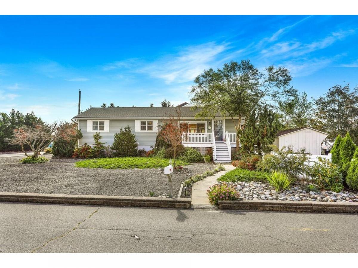 Picture of Home For Sale in Brick, New Jersey, United States