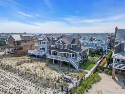 Home For Sale in Bay Head, New Jersey