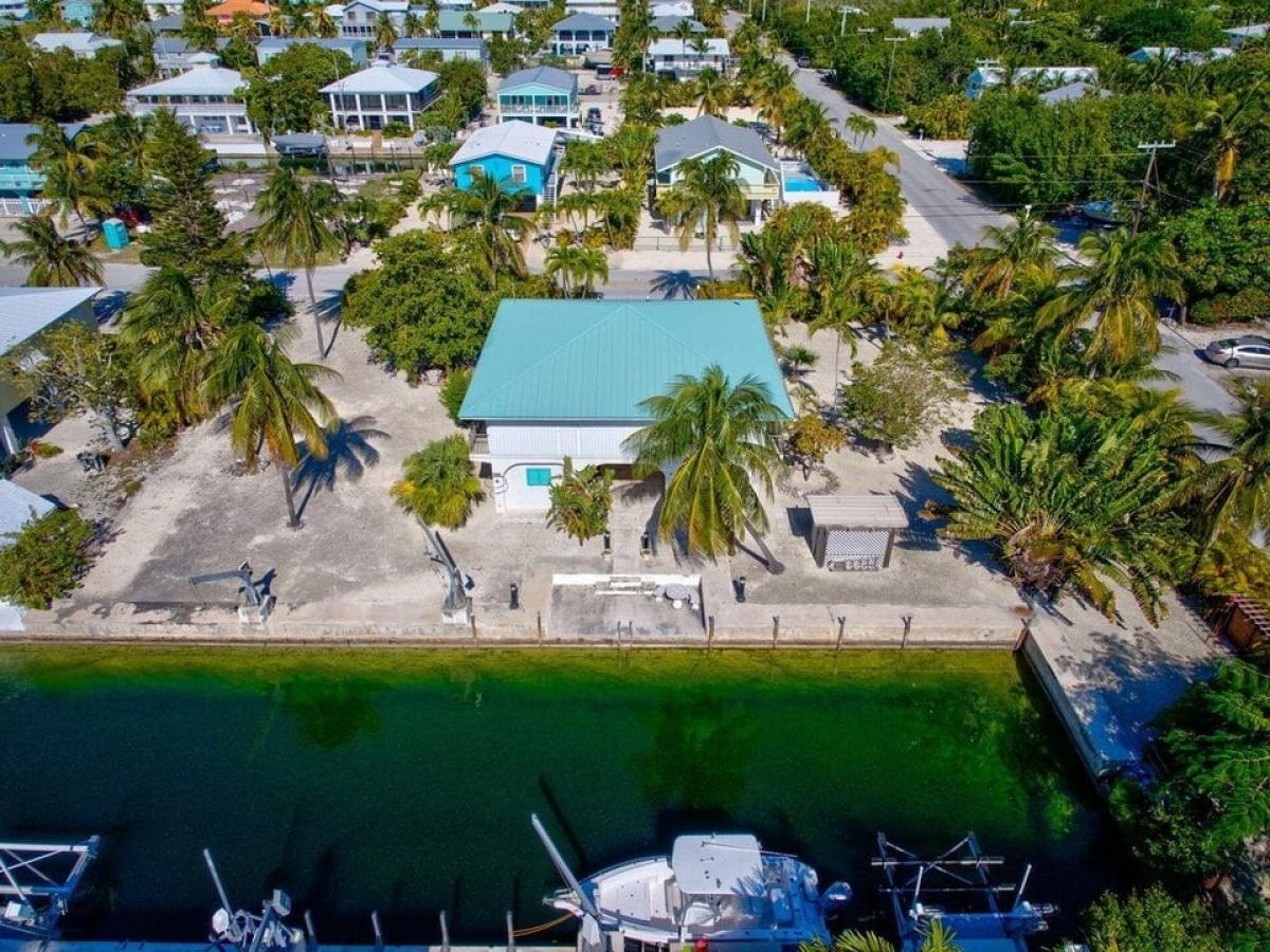 Picture of Home For Sale in Big Pine Key, Florida, United States