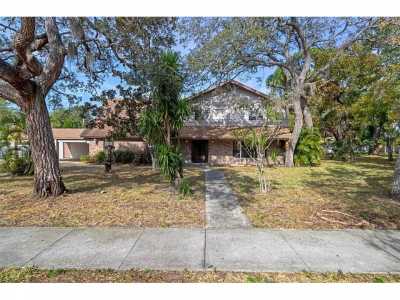 Home For Sale in Tarpon Springs, Florida