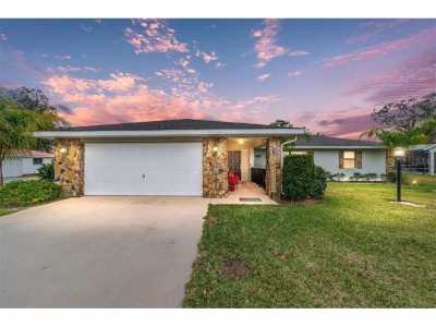 Home For Sale in Wildwood, Florida