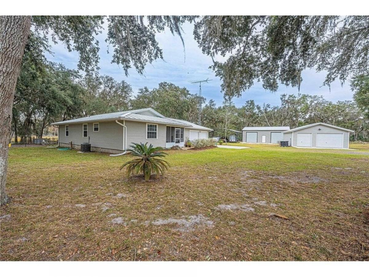 Picture of Home For Sale in Lake Panasoffkee, Florida, United States