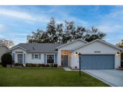 Home For Sale in Leesburg, Florida