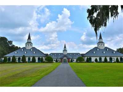 Home For Sale in Micanopy, Florida