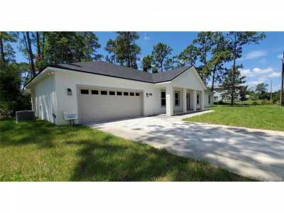 Home For Sale in Deland, Florida