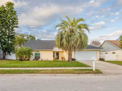 Home For Sale in Oviedo, Florida