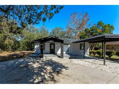 Home For Sale in Mascotte, Florida