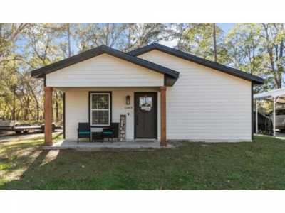 Home For Sale in Hampton, Florida