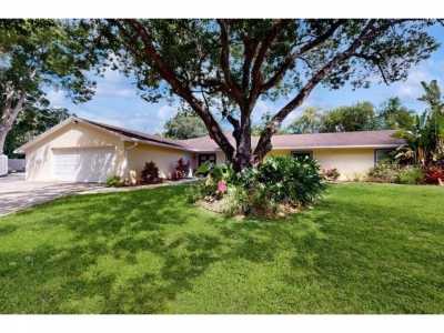 Home For Sale in Apopka, Florida